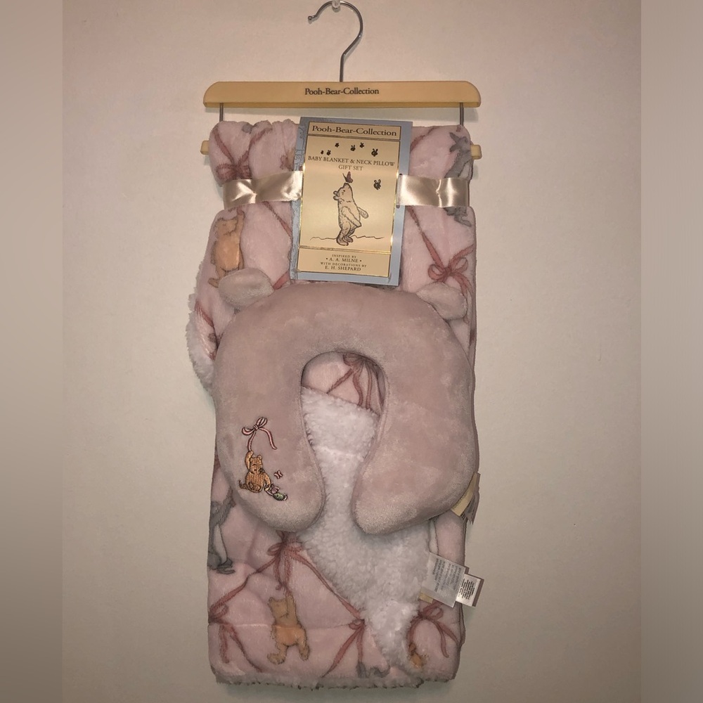 Vintage/Retro A.A. Milne Winnie the Pooh Pink Bow Blanket/Neck Pillow Set NWT